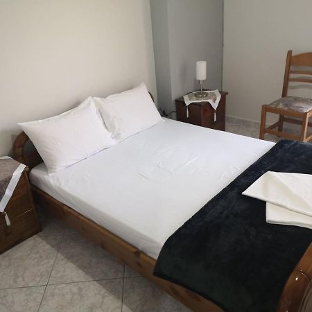 Panos & Antzy Apartments Kalamata Luaran gambar